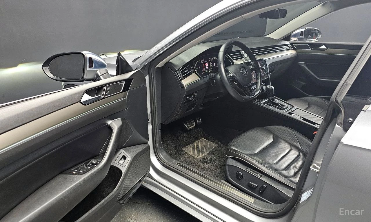 VW Arteon 2.0 TDI* 4MOTION* PRESTIGE* HEAD-UP* 360 CAM, снимка 8 - Автомобили и джипове - 54336310