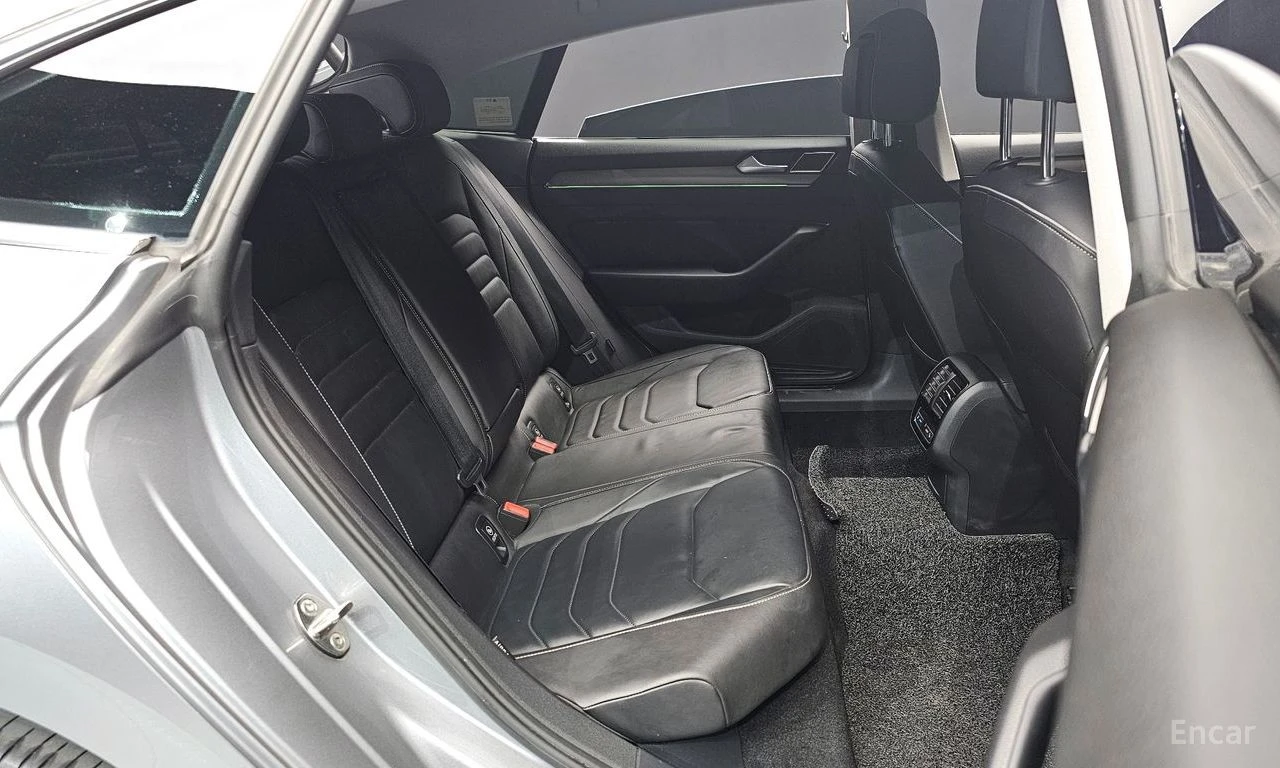 VW Arteon 2.0 TDI* 4MOTION* PRESTIGE* HEAD-UP* 360 CAM, снимка 16 - Автомобили и джипове - 54336310