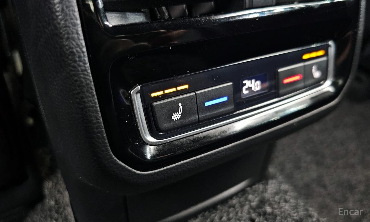 VW Arteon 2.0 TDI* 4MOTION* PRESTIGE* HEAD-UP* 360 CAM, снимка 17 - Автомобили и джипове - 54336310