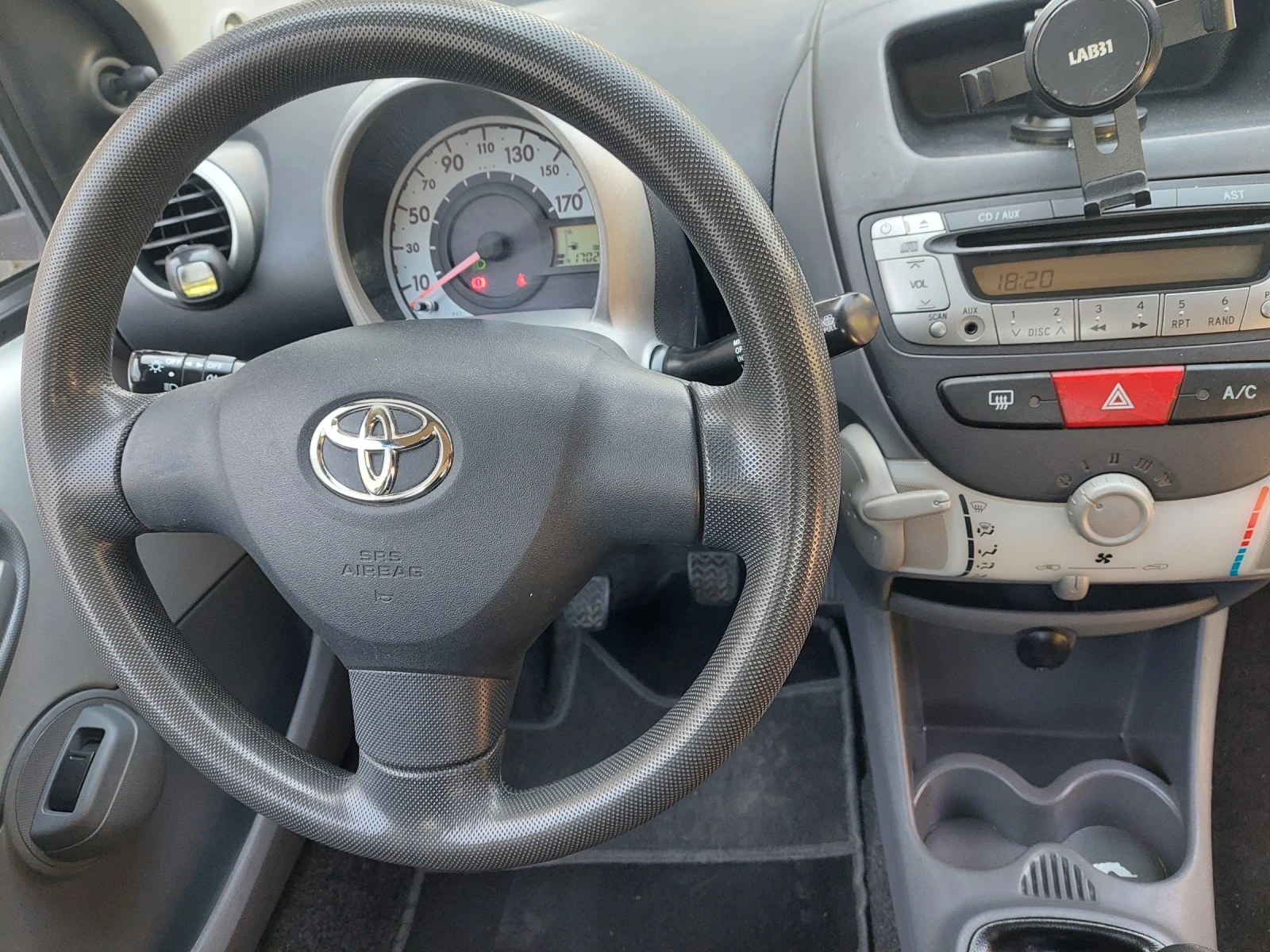 Toyota Aygo, снимка 11 - Автомобили и джипове - 54388432