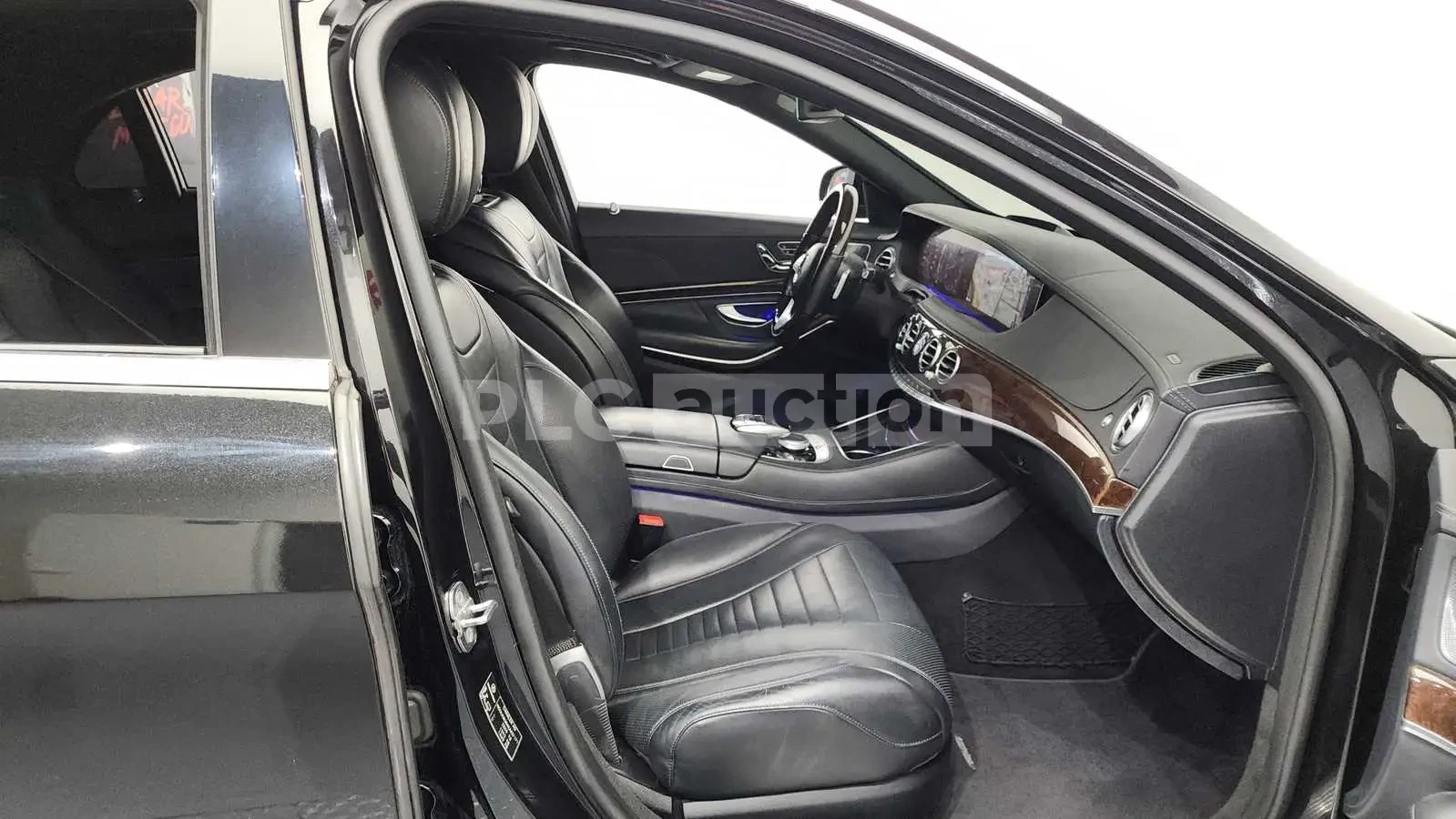 Mercedes-Benz S 560 4MATIC* DISTRONIC* BURMESTER* ОБДУХВАНЕ* , снимка 15 - Автомобили и джипове - 54567266