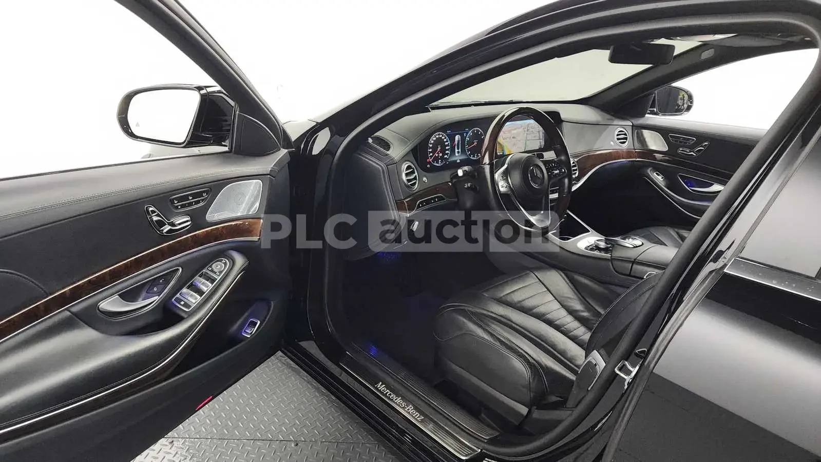 Mercedes-Benz S 560 4MATIC* DISTRONIC* BURMESTER* ОБДУХВАНЕ* , снимка 9 - Автомобили и джипове - 54567266
