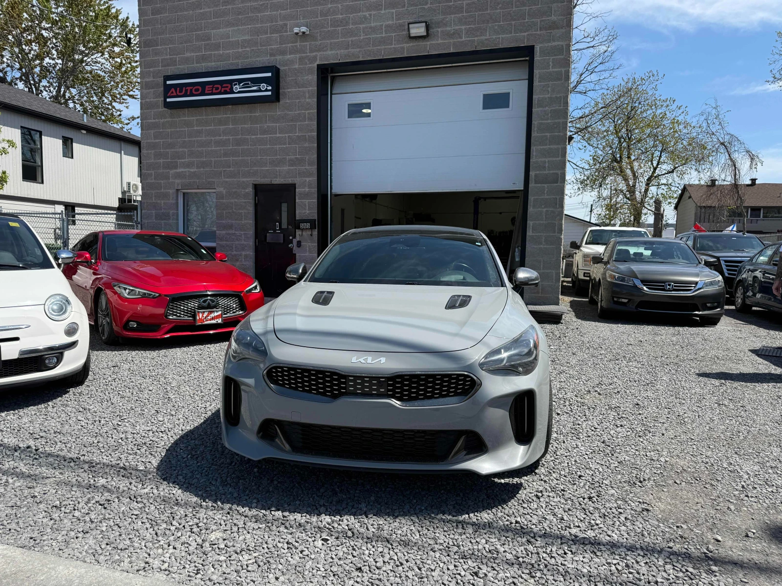 Kia Stinger * * CARFAX * * АВТО КРЕДИТ * * Цена до БГ * * , снимка 2 - Автомобили и джипове - 54577630
