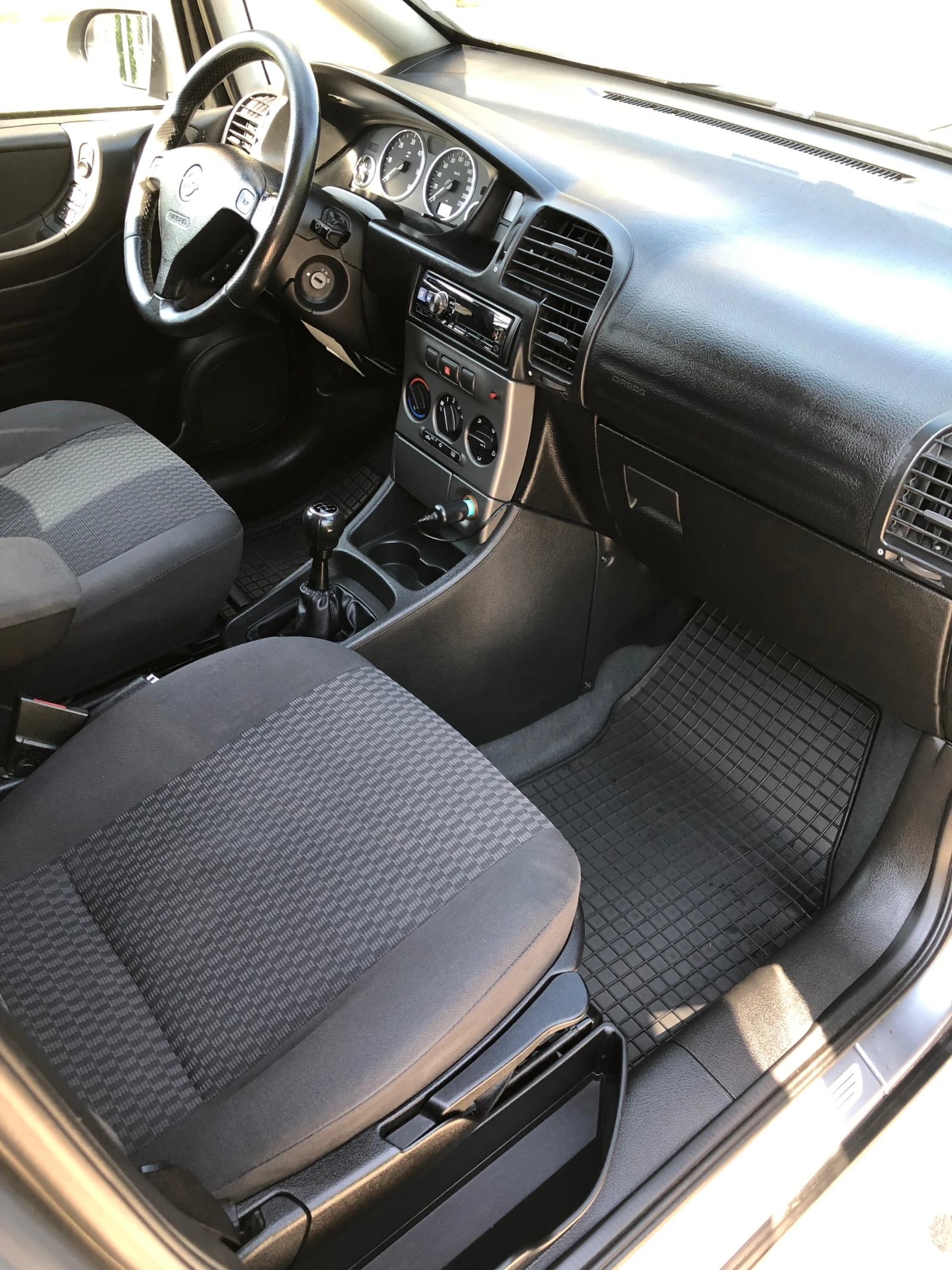 Opel Zafira, снимка 6 - Автомобили и джипове - 54635562