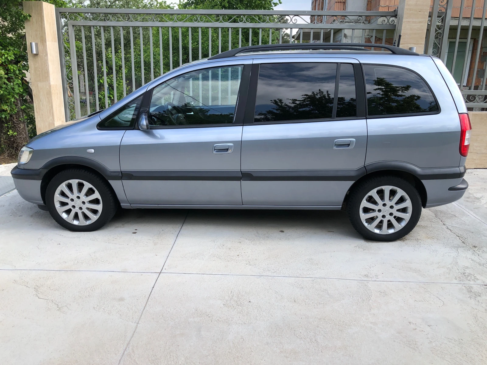 Opel Zafira, снимка 4 - Автомобили и джипове - 54635562