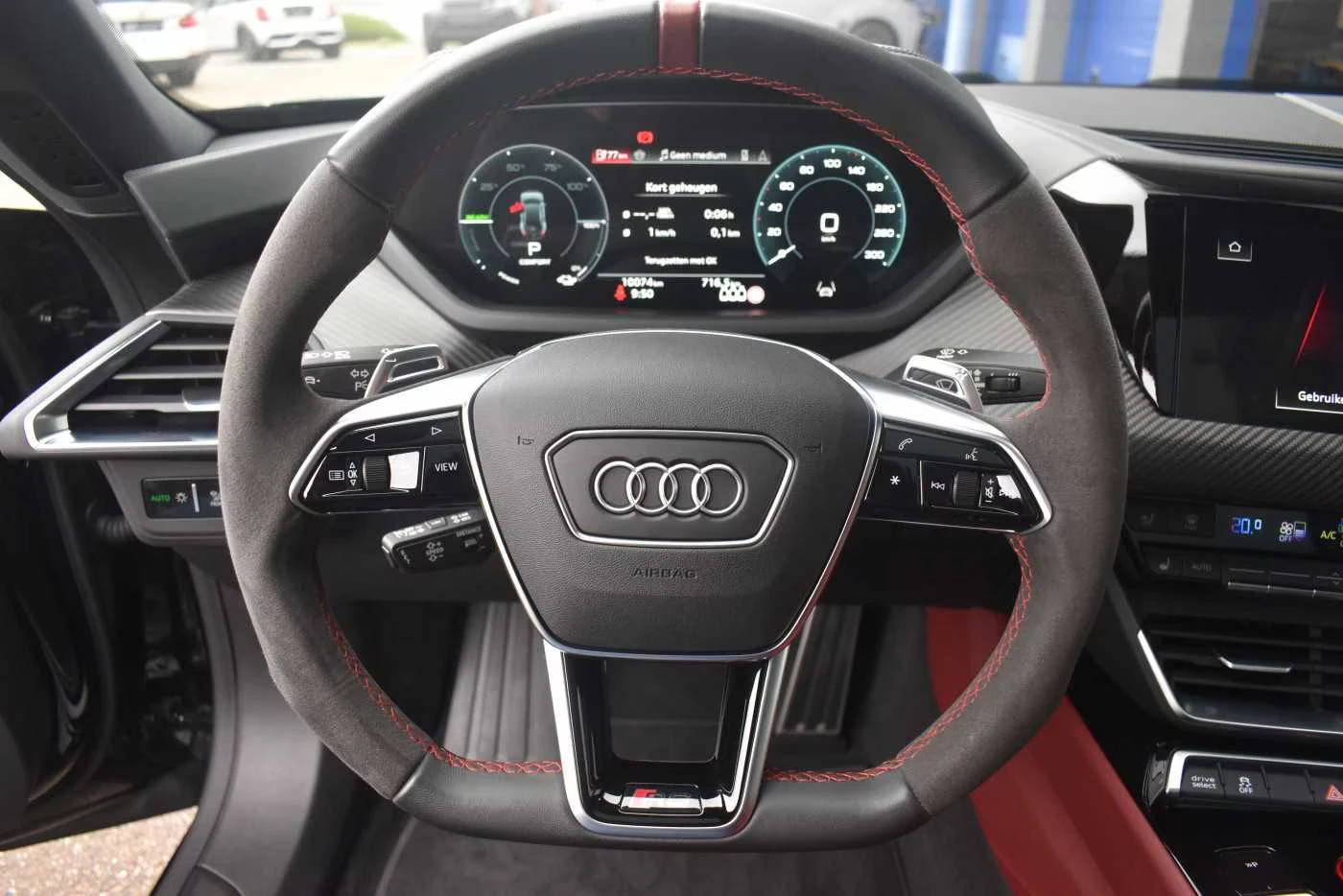 Audi E-Tron GT RS/598HP/QUATTRO/MASS/REALAXLE/B&O/PANO/360/448z, снимка 9 - Автомобили и джипове - 54691141