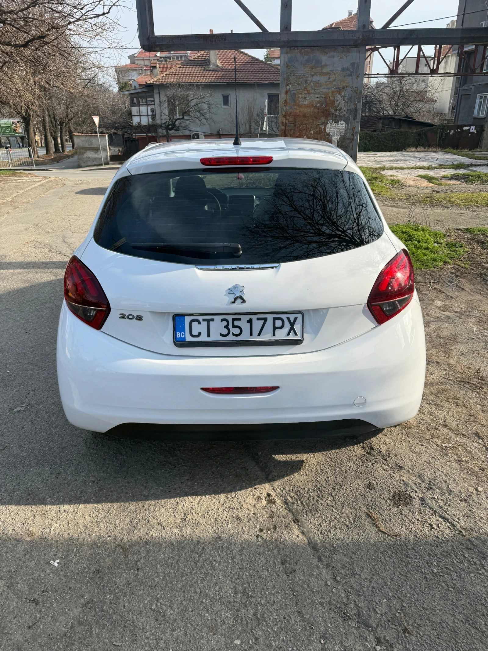 Peugeot 208 1.6 Hdi, снимка 4 - Автомобили и джипове - 54887337