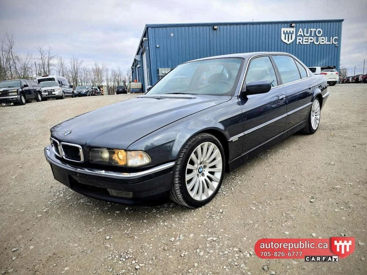 BMW 740 * 740iL Only 127k kms from BC ASIS * CARFAX * ЦЕНА, снимка 8 - Автомобили и джипове - 54918673