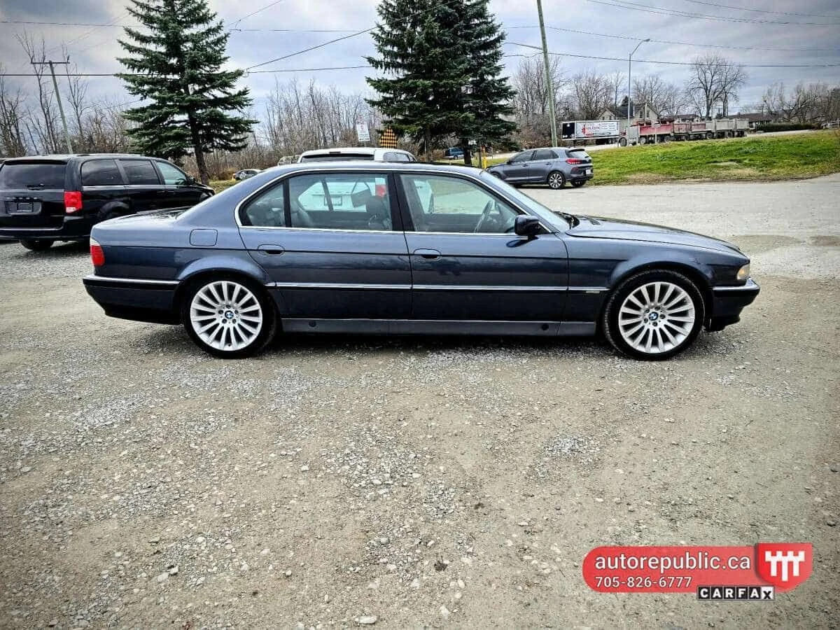 BMW 740 * 740iL Only 127k kms from BC ASIS * CARFAX * ЦЕНА, снимка 6 - Автомобили и джипове - 54918673