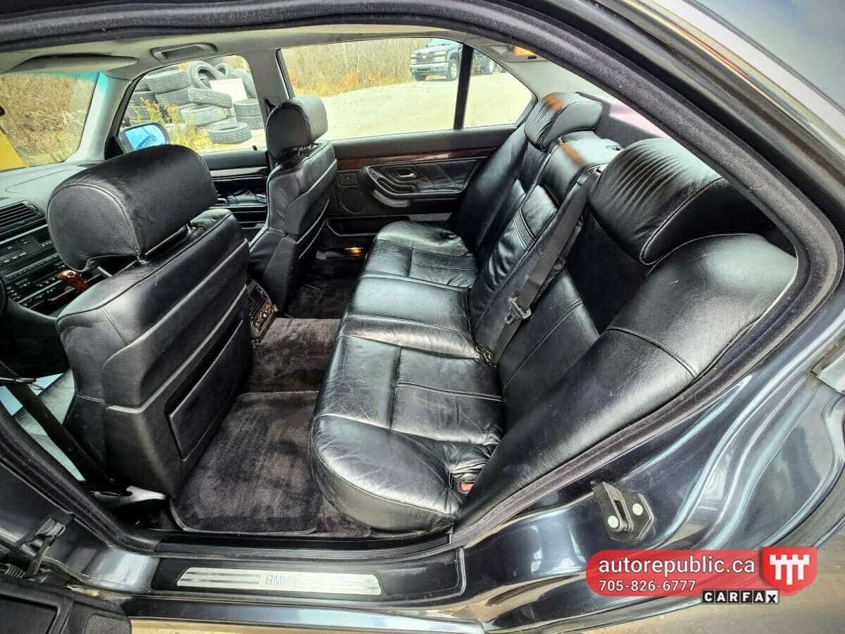 BMW 740 * 740iL Only 127k kms from BC ASIS * CARFAX * ЦЕНА, снимка 13 - Автомобили и джипове - 54918673