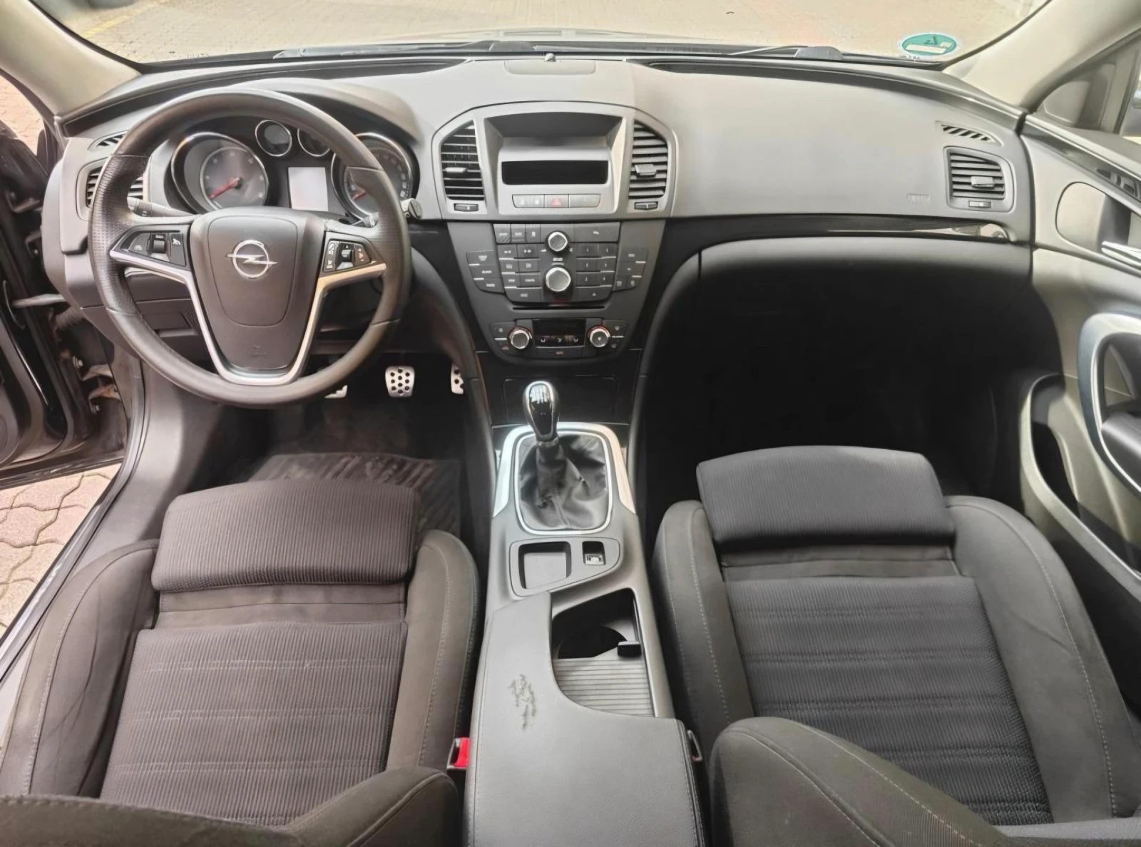 Opel Insignia 2.0 CDTi, снимка 12 - Автомобили и джипове - 55063237