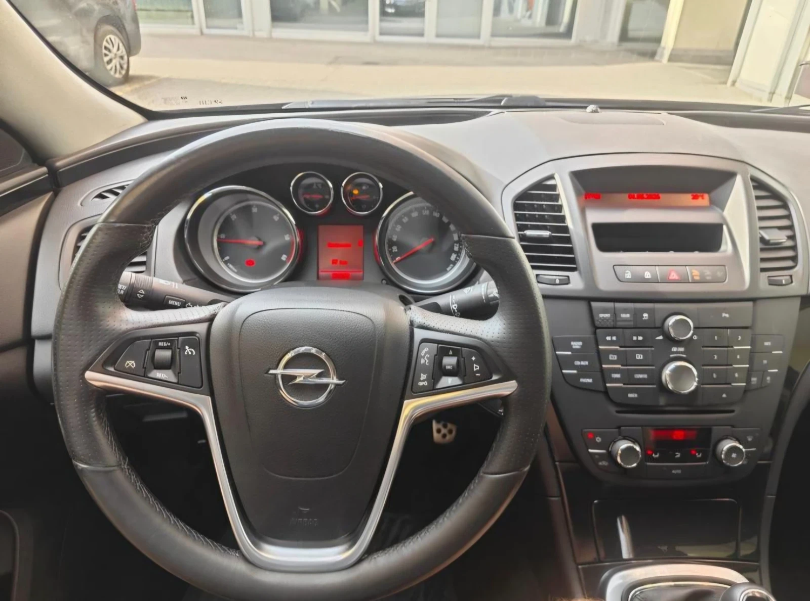 Opel Insignia 2.0 CDTi, снимка 11 - Автомобили и джипове - 55063237