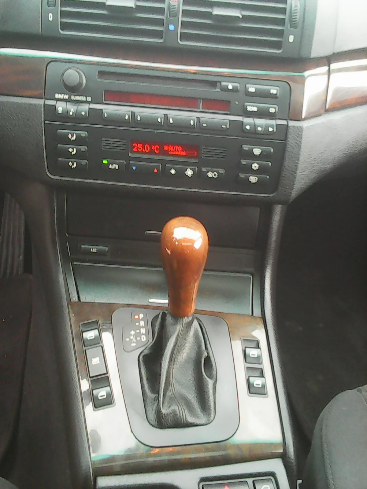 BMW 320, снимка 5 - Автомобили и джипове - 55904440