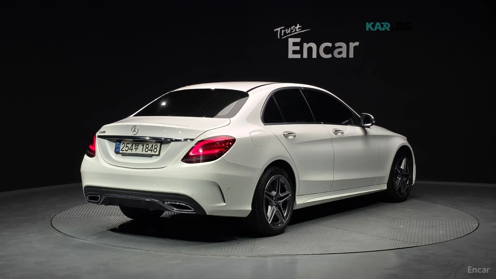 Mercedes-Benz C 200 AMG* КОЖА* НАВИ* ПАНО* КАМЕРА* ПОДГРЕВ, снимка 2 - Автомобили и джипове - 56008229