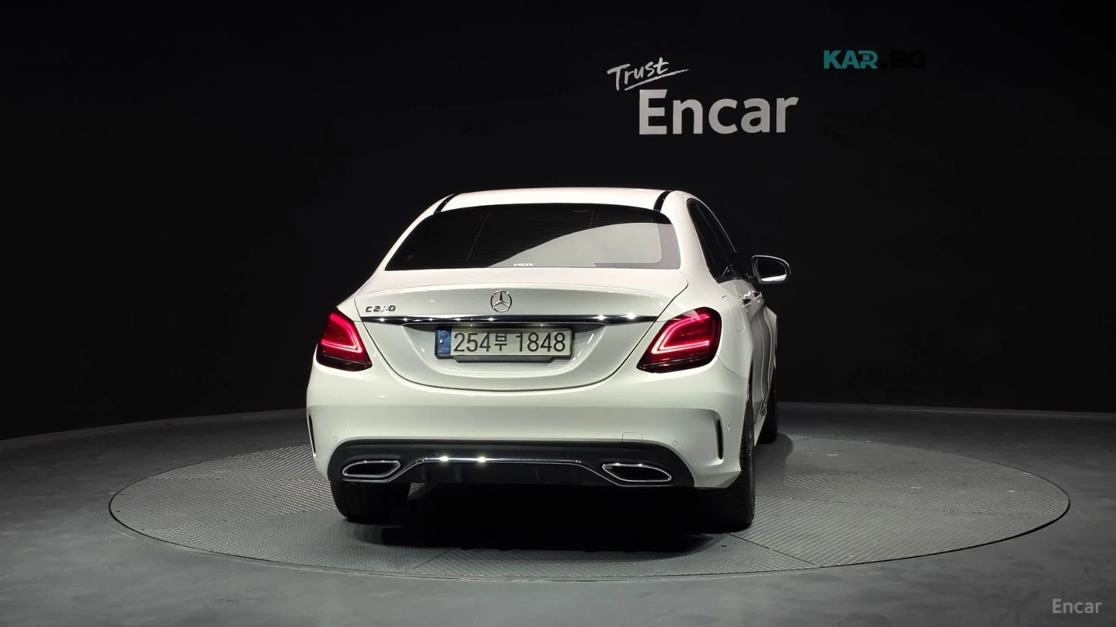 Mercedes-Benz C 200 AMG* КОЖА* НАВИ* ПАНО* КАМЕРА* ПОДГРЕВ, снимка 4 - Автомобили и джипове - 56008229