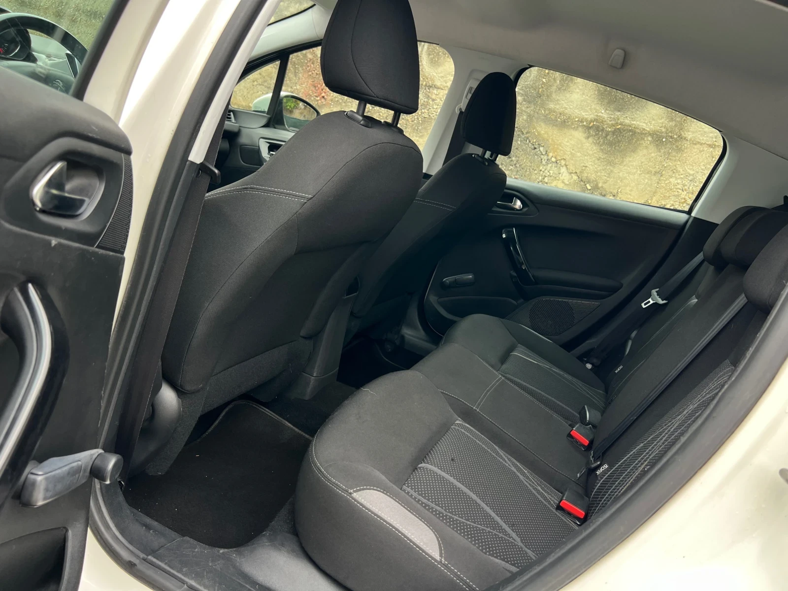 Peugeot 208 1.6 HDI 92 ��. NAVIGATION  | Mobile.bg � ����������� 9