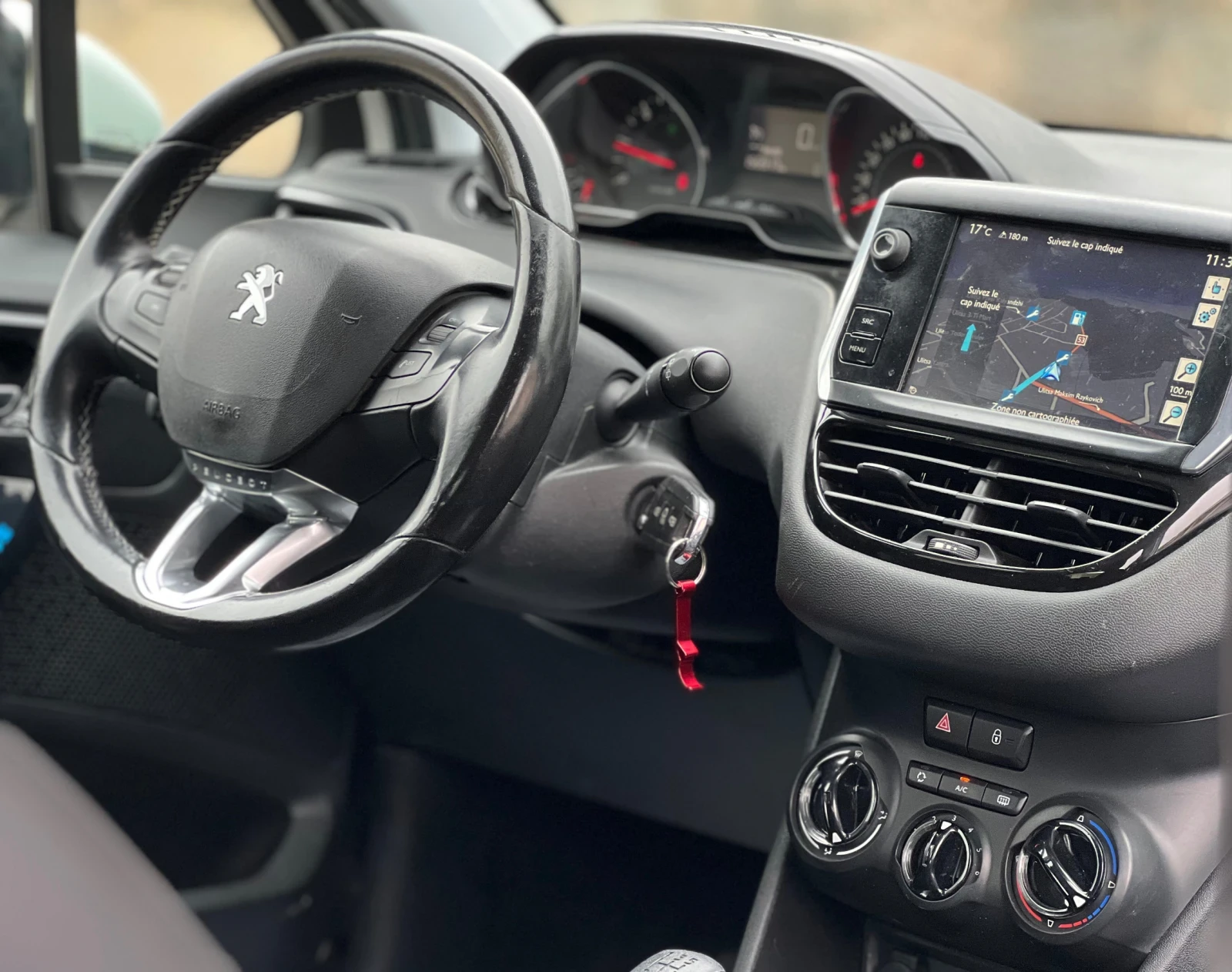 Peugeot 208 1.6 HDI 92 ��. NAVIGATION  | Mobile.bg � ����������� 12