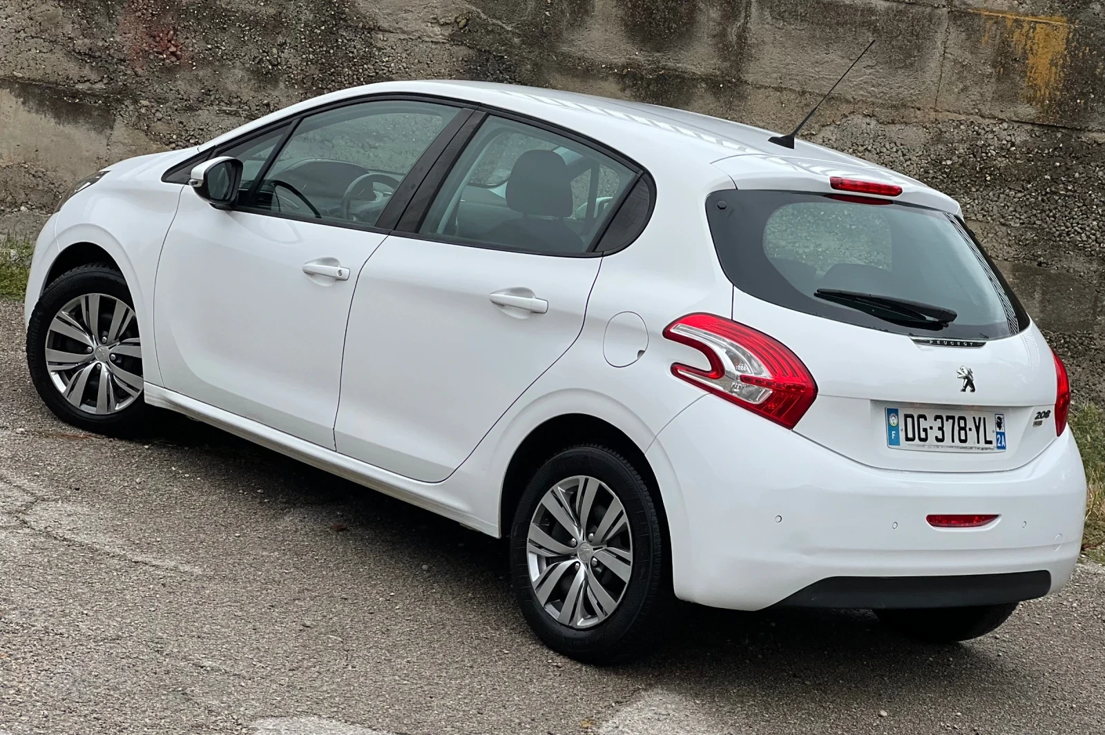 Peugeot 208 1.6 HDI 92 ��. NAVIGATION  | Mobile.bg � ����������� 4