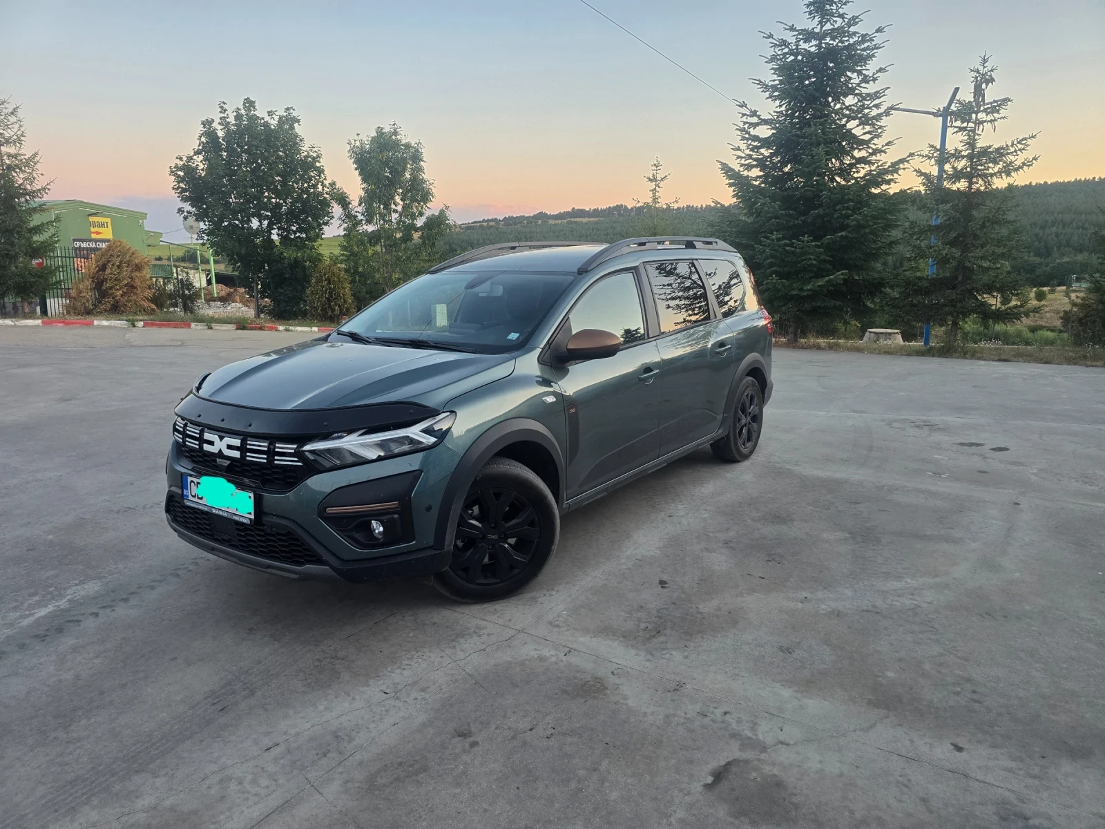 Dacia Jogger Hybrid 6+ 1 места