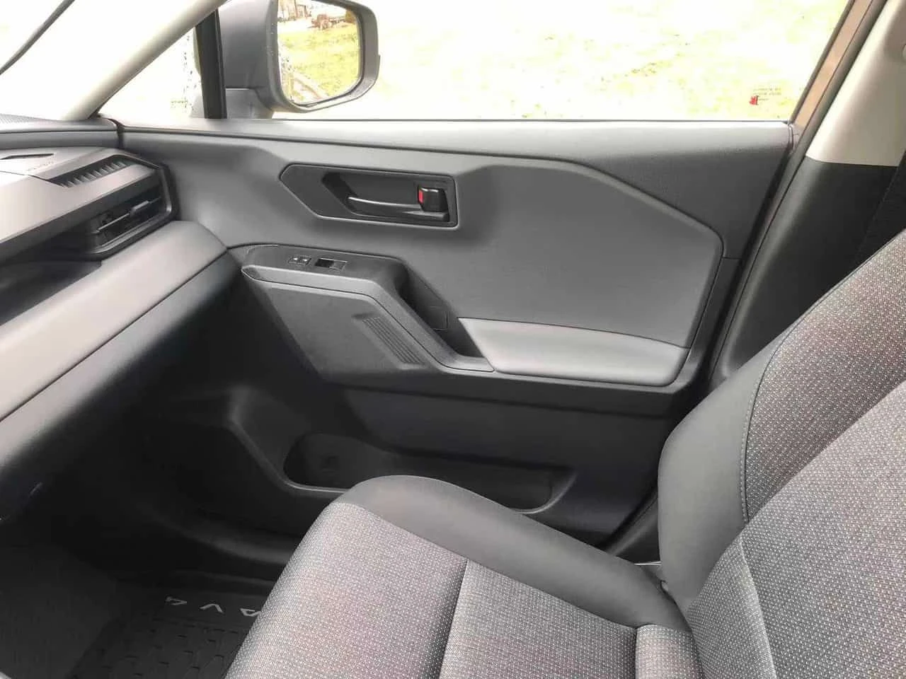 Toyota Rav4 /DISTRONIC/CAMERA/ПОДГРЕВИ , снимка 10 - Автомобили и джипове - 54293805