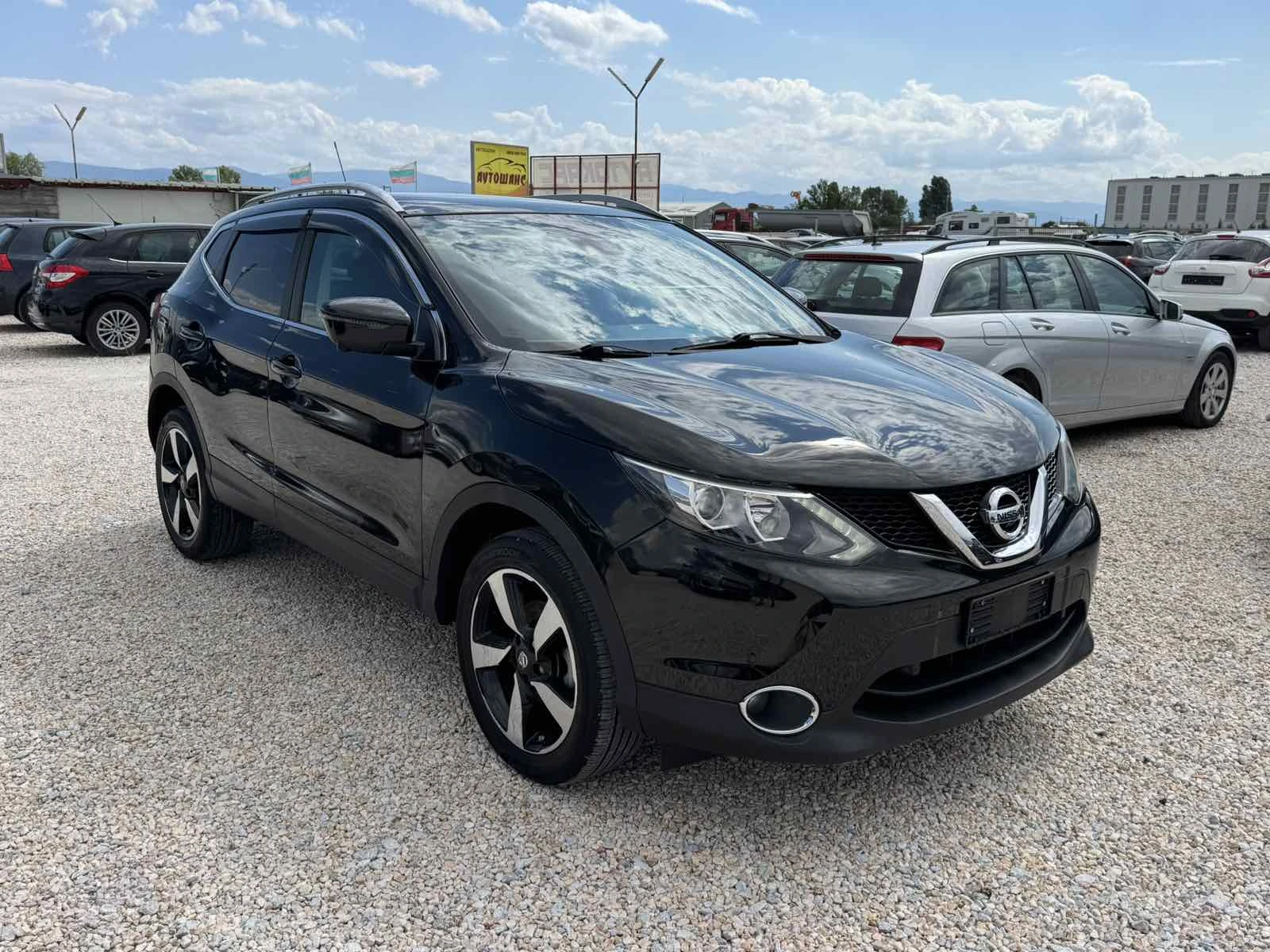 Nissan Qashqai 1.5dci, снимка 3 - Автомобили и джипове - 55222234