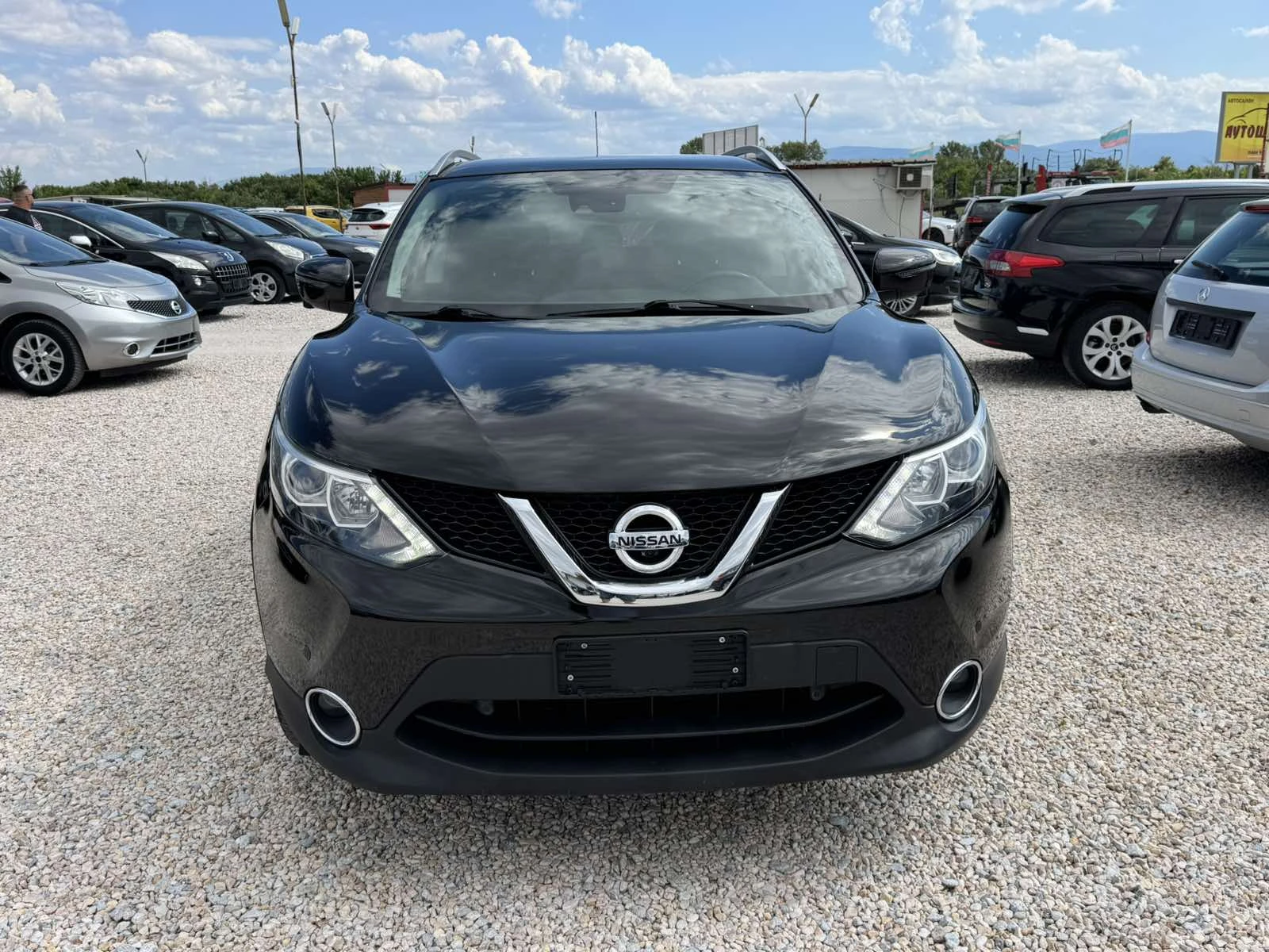 Nissan Qashqai 1.5dci, снимка 2 - Автомобили и джипове - 55222234