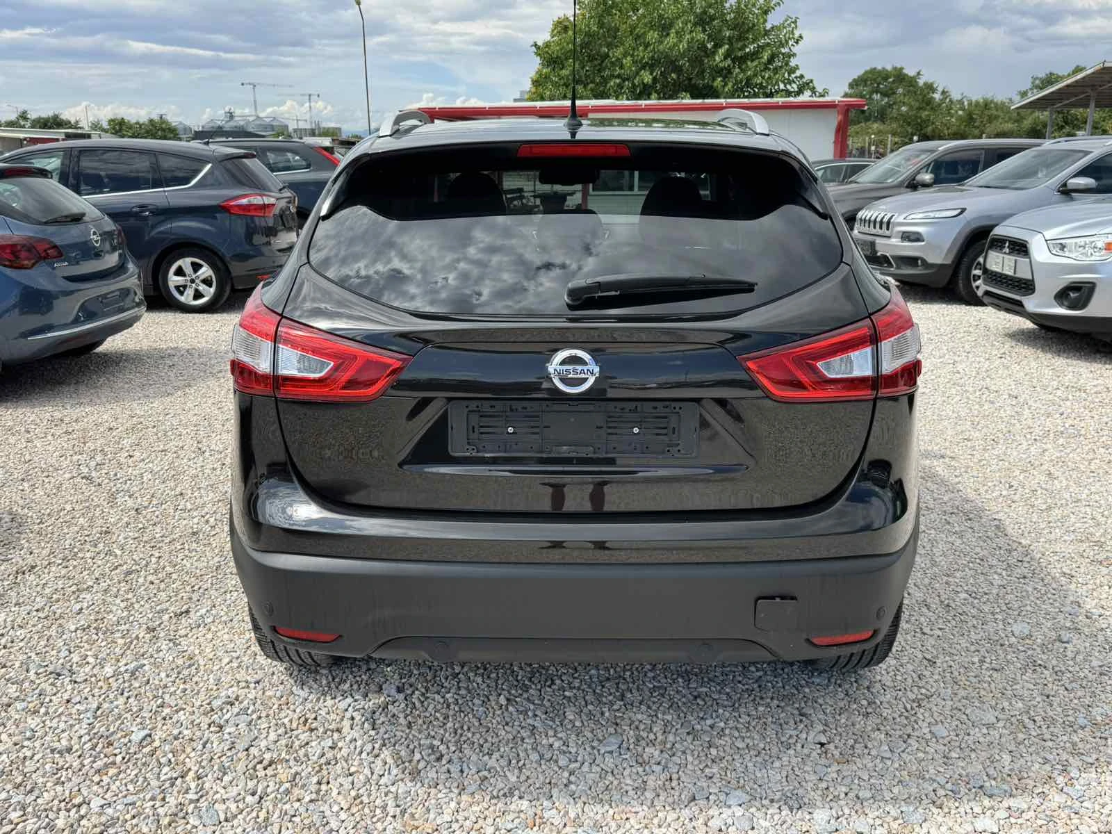 Nissan Qashqai 1.5dci, снимка 5 - Автомобили и джипове - 55222234