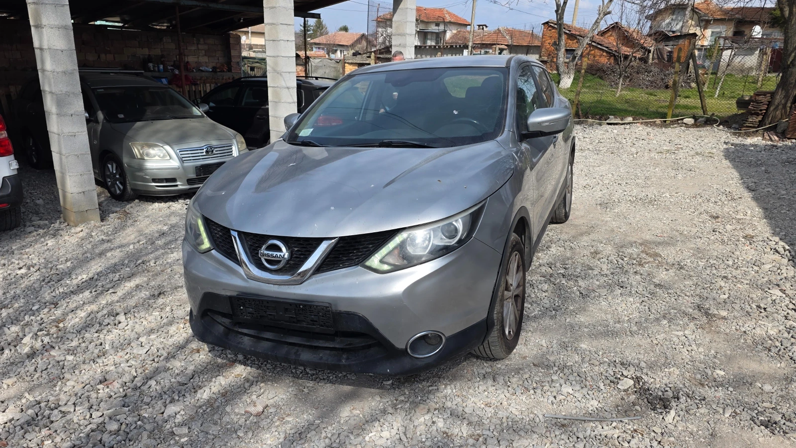 Nissan Qashqai 1.5dci, снимка 7 - Автомобили и джипове - 56075417