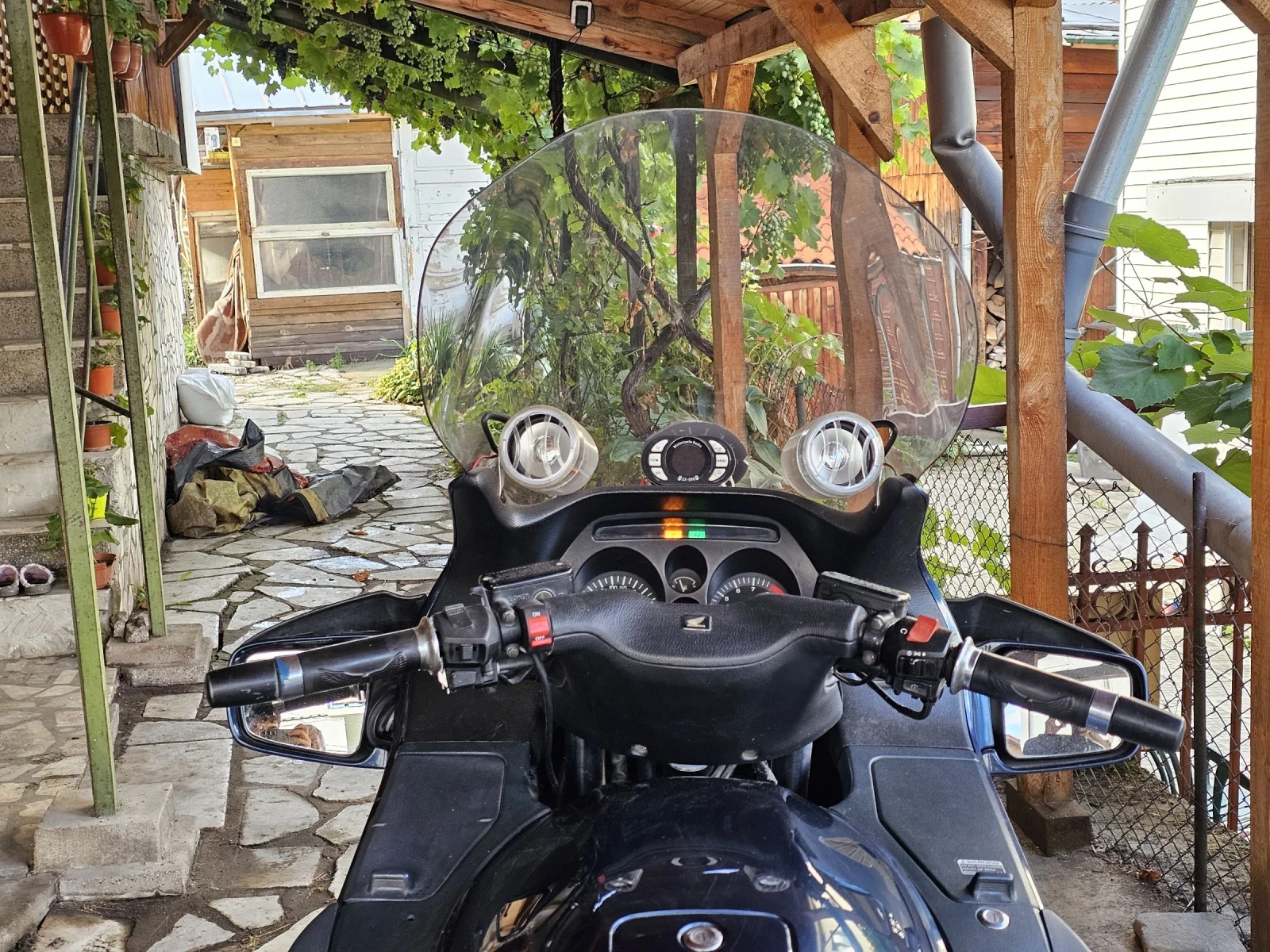 Honda Paneuropean ST 1100 - изображение 6