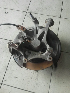 Шенкел с главина заден ляв Мерцедес Вито 2.2цди