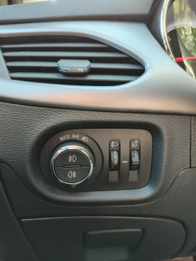 Opel Astra Sports Tourer 1.6 CDTI, снимка 10