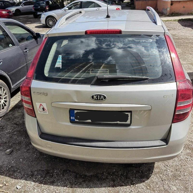 Kia Ceed 1.6 CRDI, снимка 6 - Автомобили и джипове - 47218431