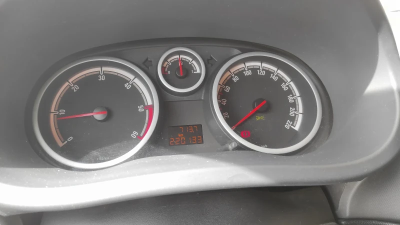 Opel Corsa, снимка 6 - Автомобили и джипове - 47459460