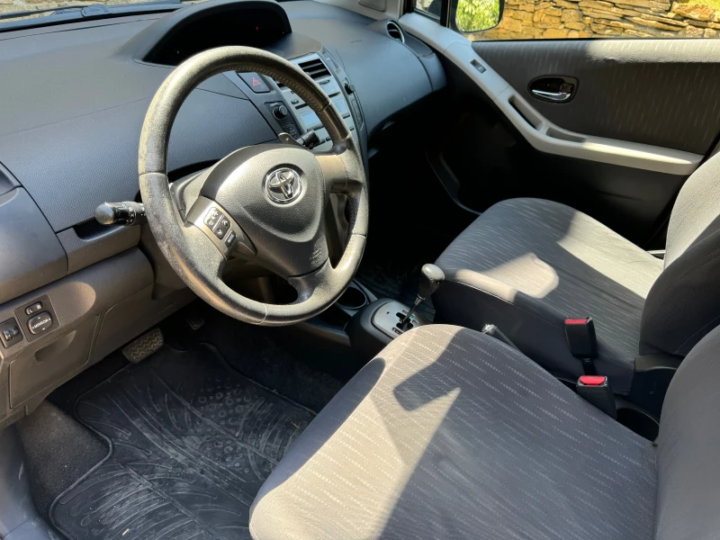 Toyota Yaris, снимка 8 - Автомобили и джипове - 48345524