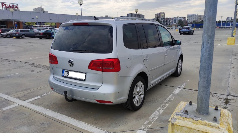 VW Touran, снимка 5 - Автомобили и джипове - 48424053