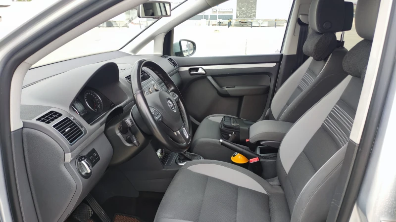 VW Touran, снимка 9 - Автомобили и джипове - 48424053