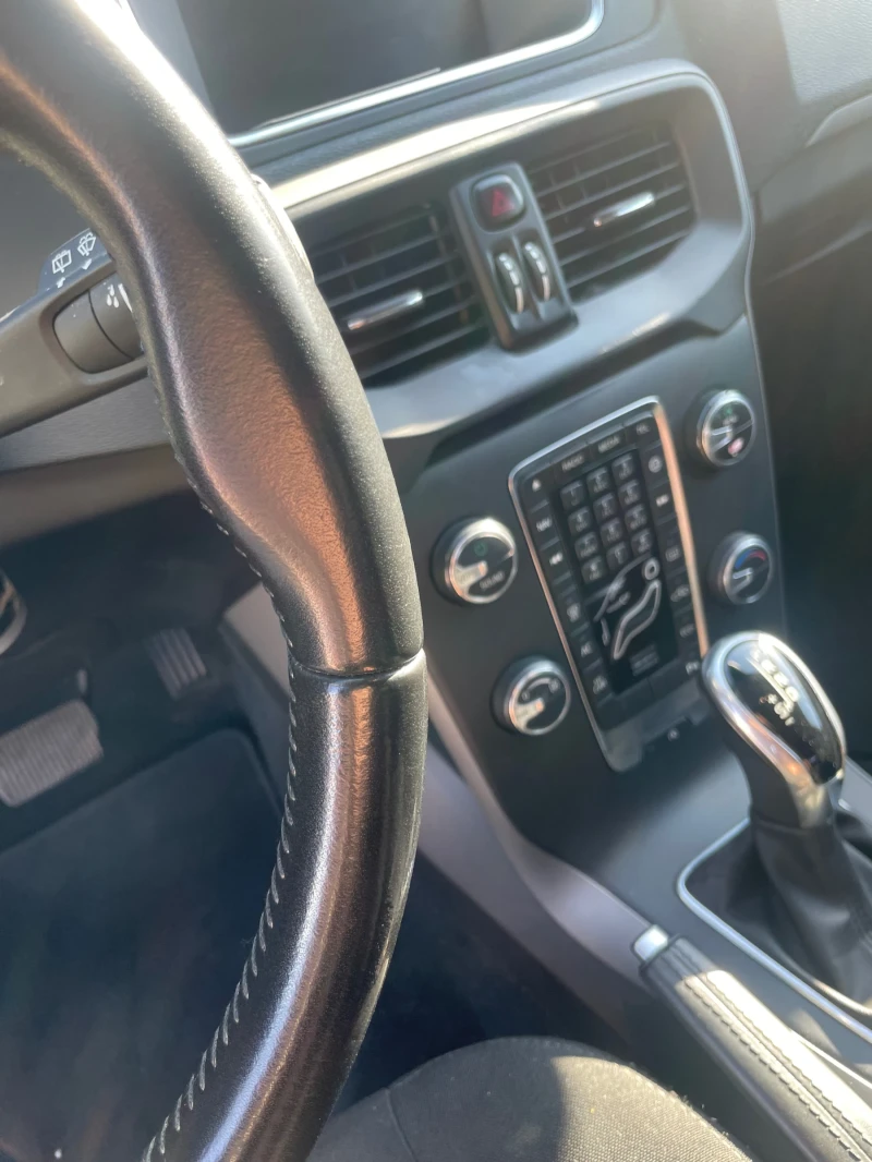 Volvo V40 2, 0 d2 120 hp, снимка 5 - Автомобили и джипове - 52537817