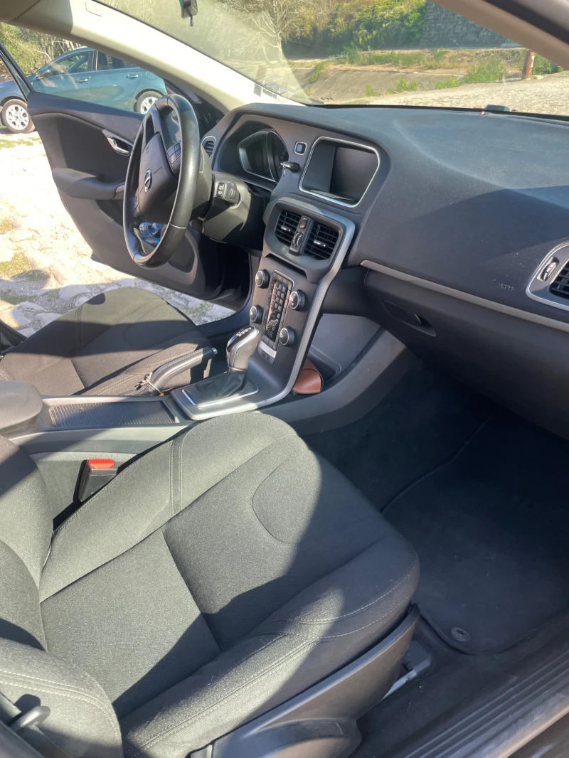 Volvo V40 2, 0 d2 120 hp, снимка 9 - Автомобили и джипове - 52537817