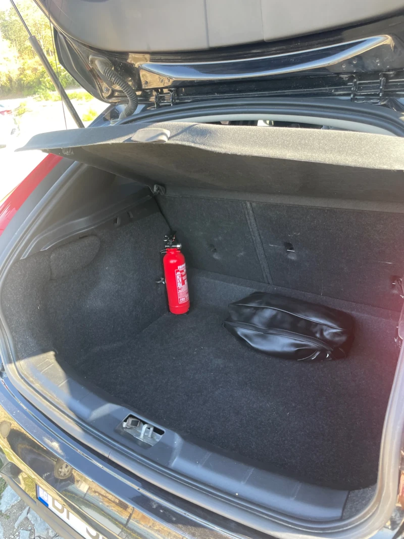 Volvo V40 2, 0 d2 120 hp, снимка 4 - Автомобили и джипове - 52537817