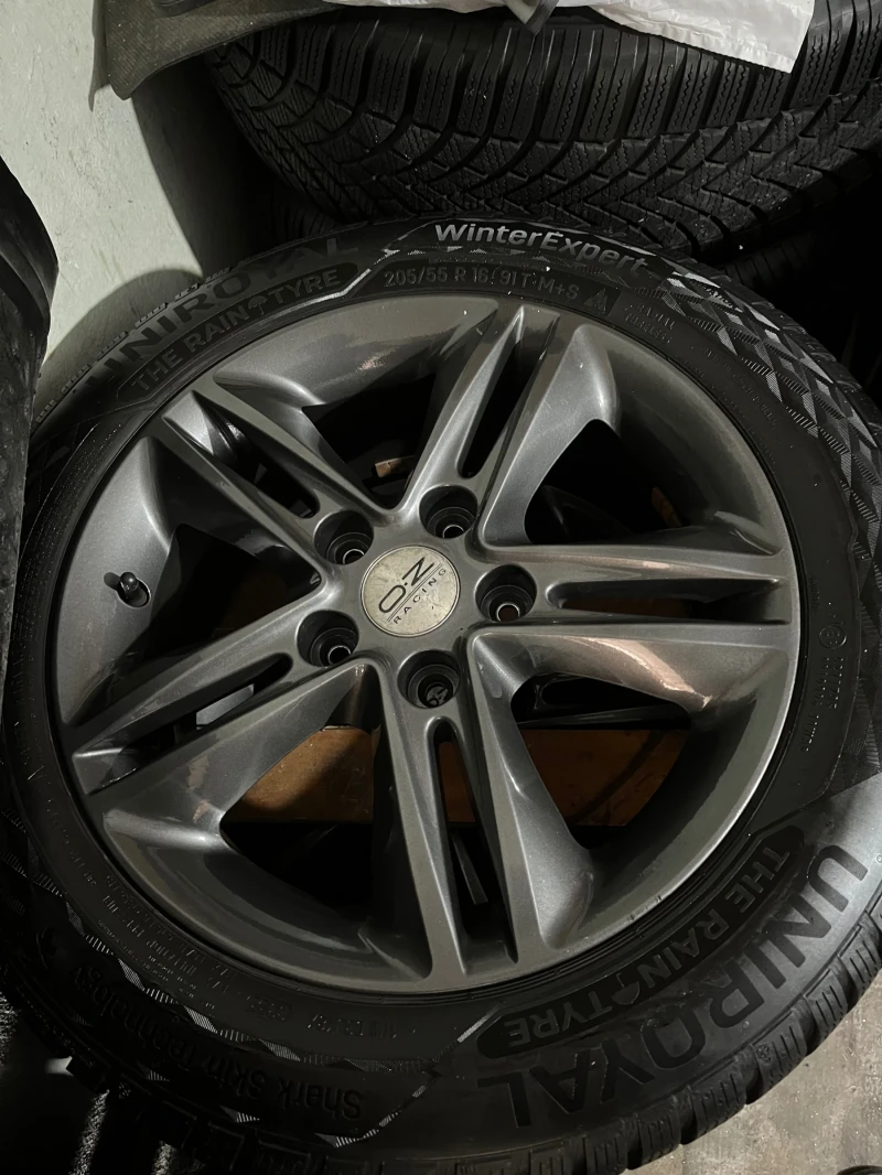 Toyota Auris, снимка 4 - Автомобили и джипове - 52336191