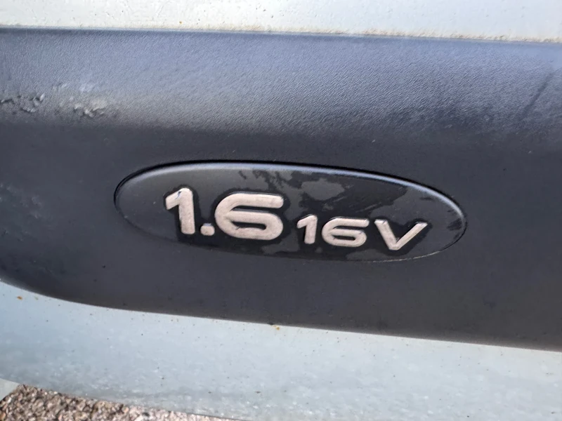 Renault Kangoo 1.6i, снимка 13 - Автомобили и джипове - 52728940