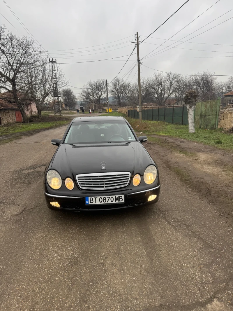 Mercedes-Benz E 220, снимка 5 - Автомобили и джипове - 53054978