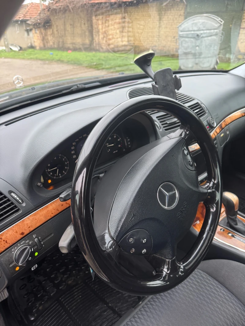 Mercedes-Benz E 220, снимка 2 - Автомобили и джипове - 53054978