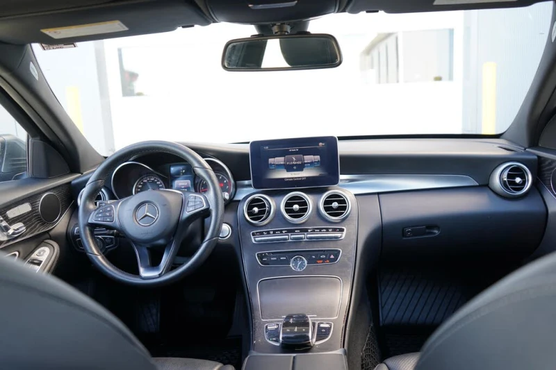 Mercedes-Benz C 300 CARFAX * АвтоКредит * (ЦЕНА ДО БГ), снимка 10 - Автомобили и джипове - 53206431