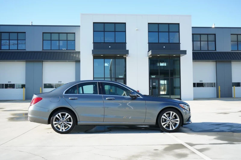 Mercedes-Benz C 300 CARFAX * АвтоКредит * (ЦЕНА ДО БГ), снимка 4 - Автомобили и джипове - 53206431