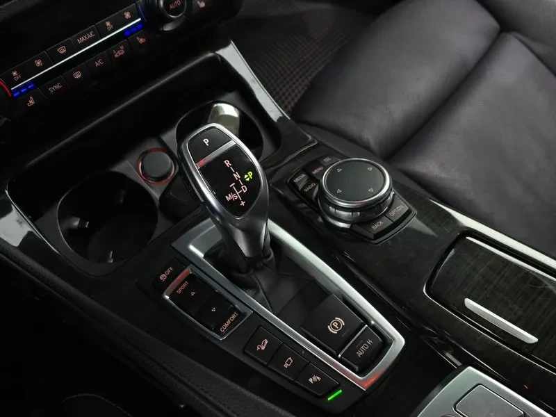 BMW 528 I xDrive Luxury Plus, снимка 9 - Автомобили и джипове - 55146013
