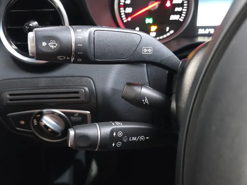 Mercedes-Benz C 200 САМО 30% АВАНС, снимка 13 - Автомобили и джипове - 55947070