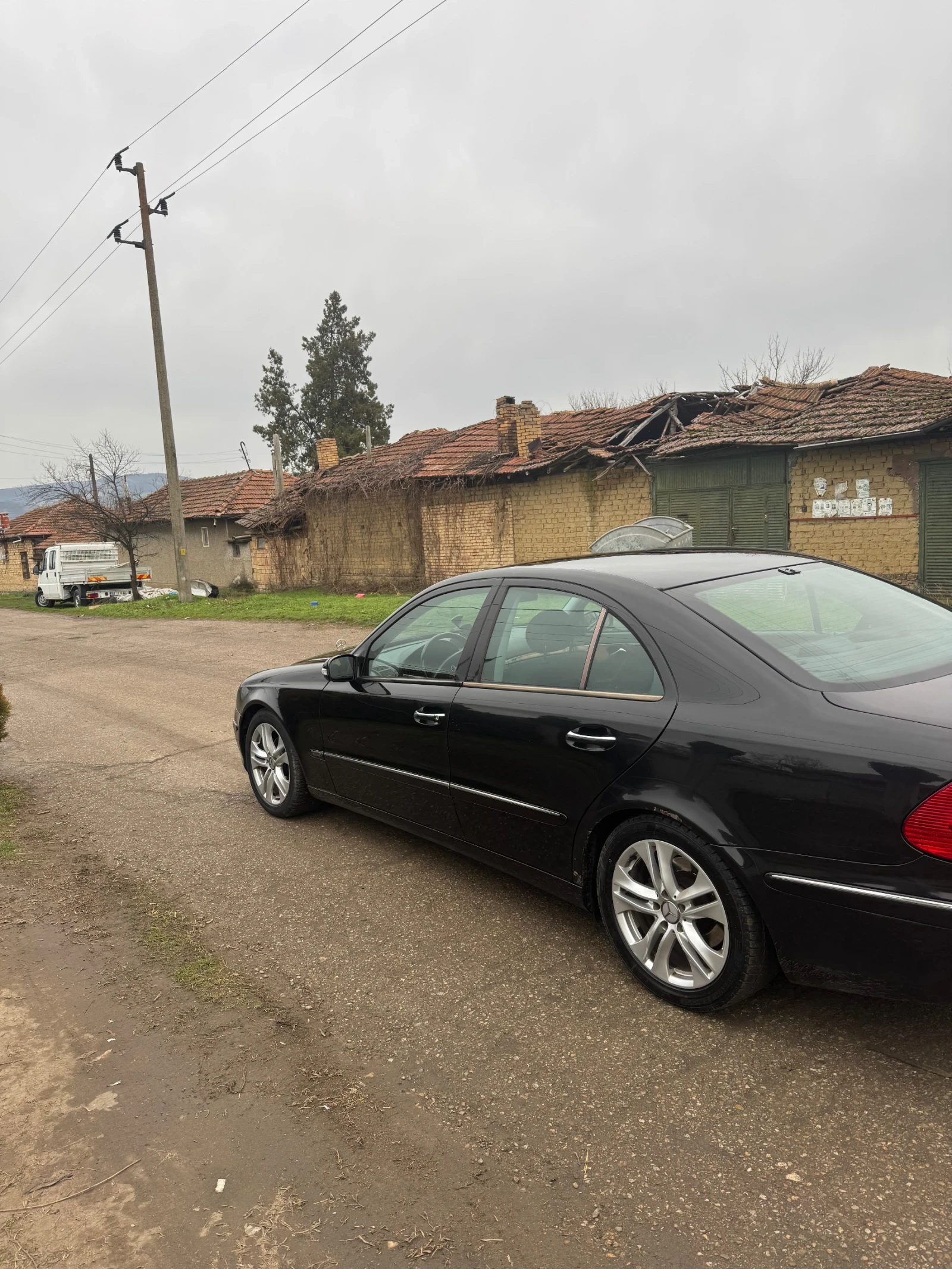 Mercedes-Benz E 220, снимка 1
