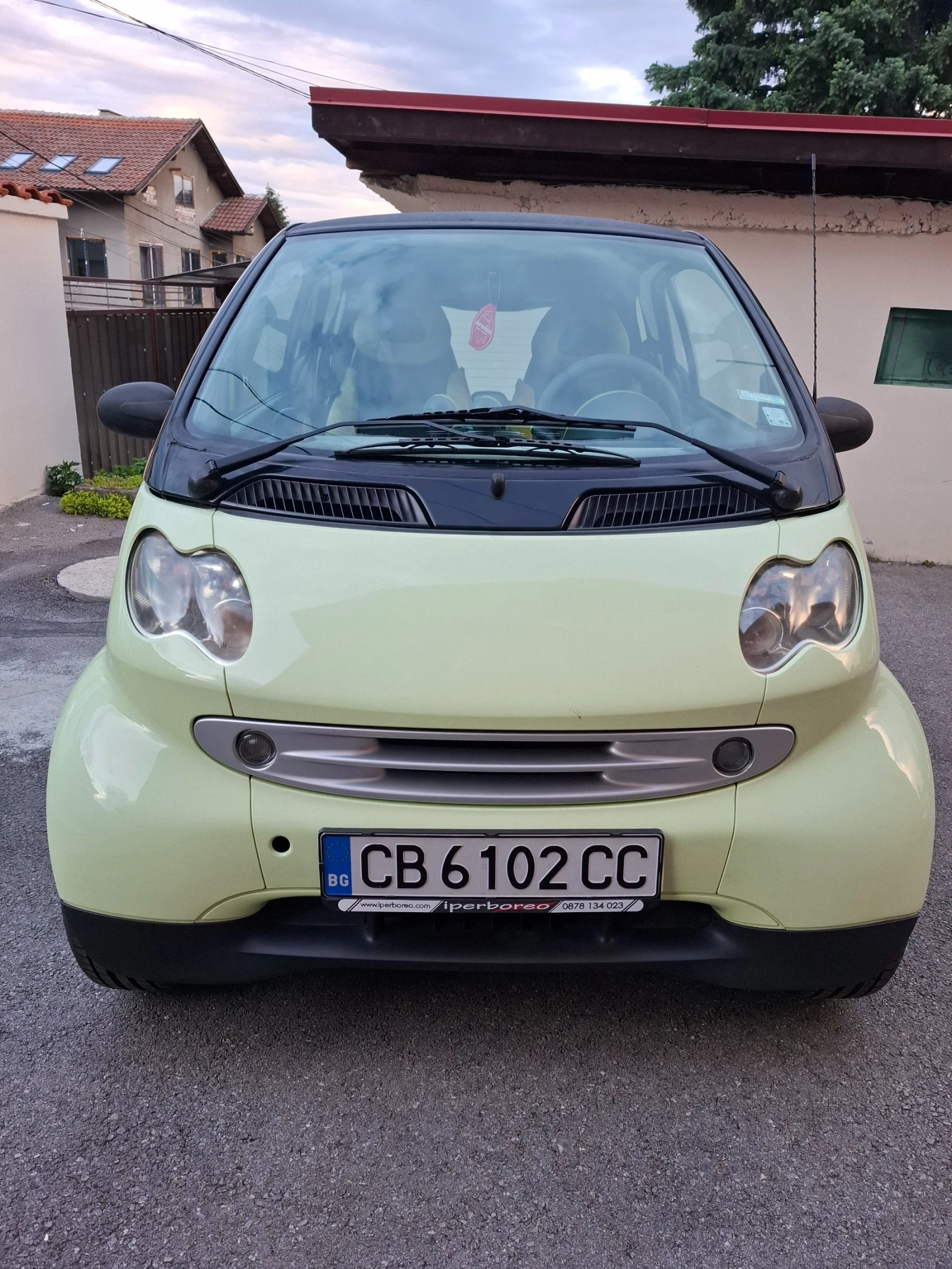 Smart Fortwo Лимонено-черен - изображение 2