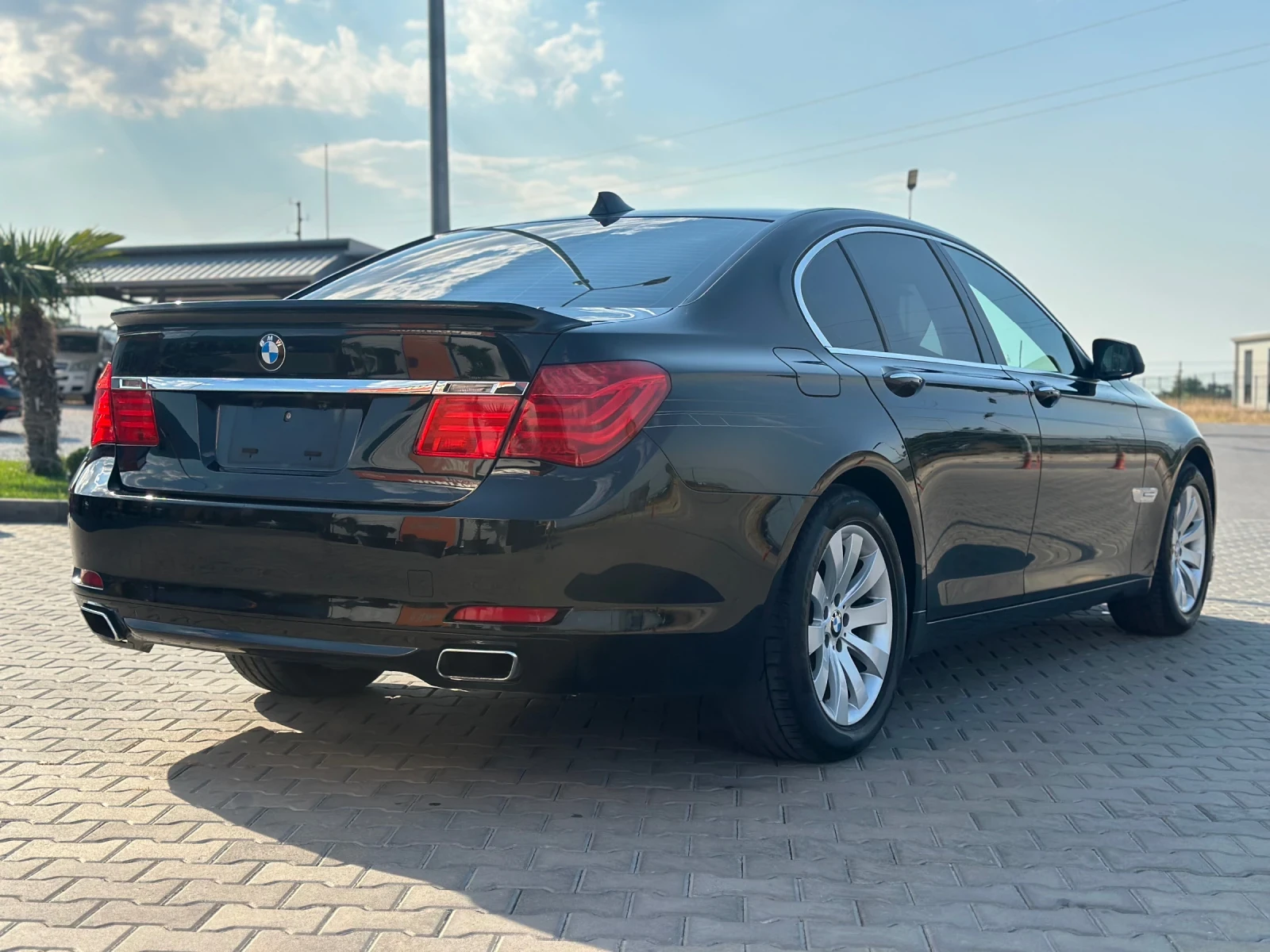 BMW 740 88000 км - изображение 3